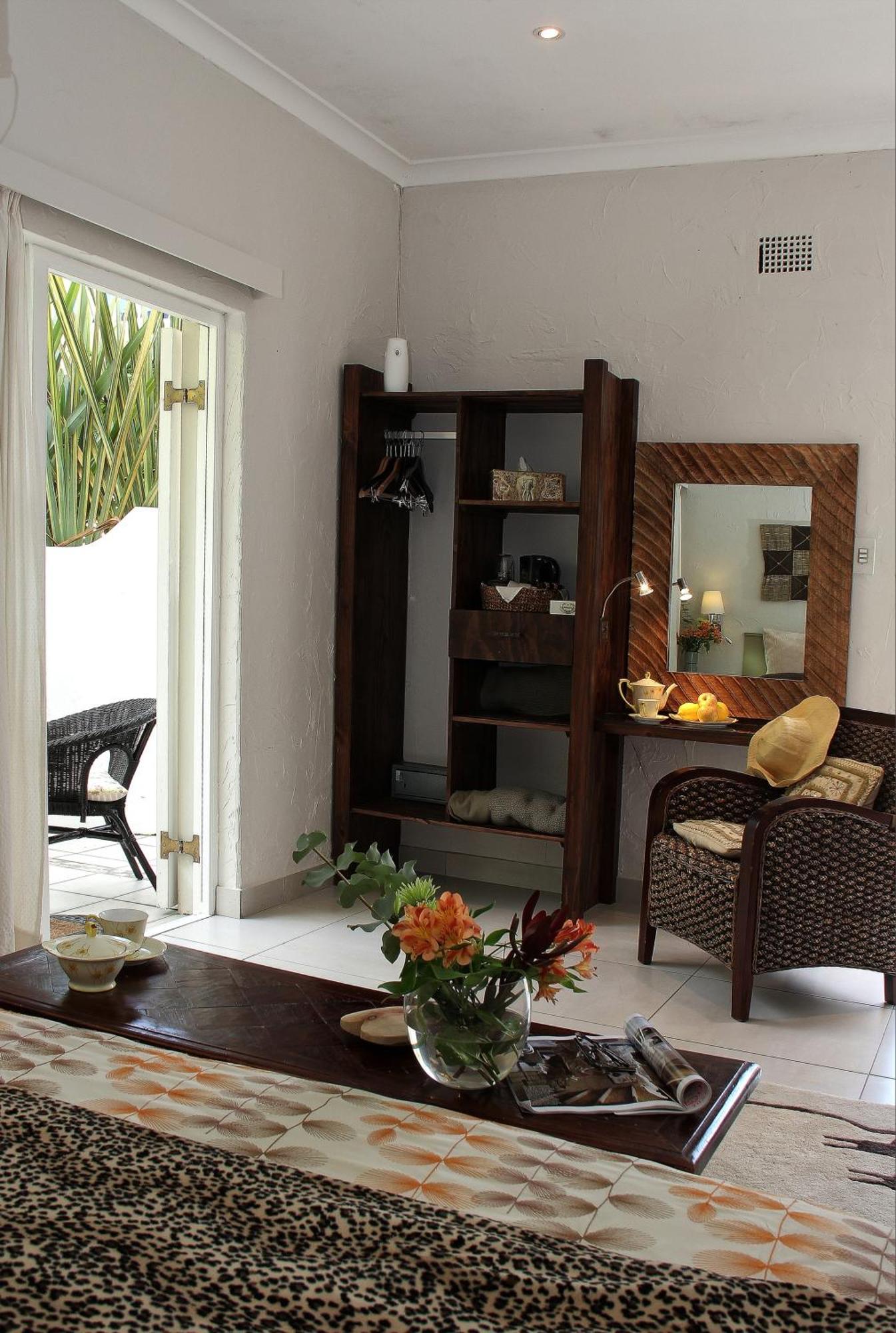 Stannards Guest Lodge 4 Star B&B, Knysna Room photo